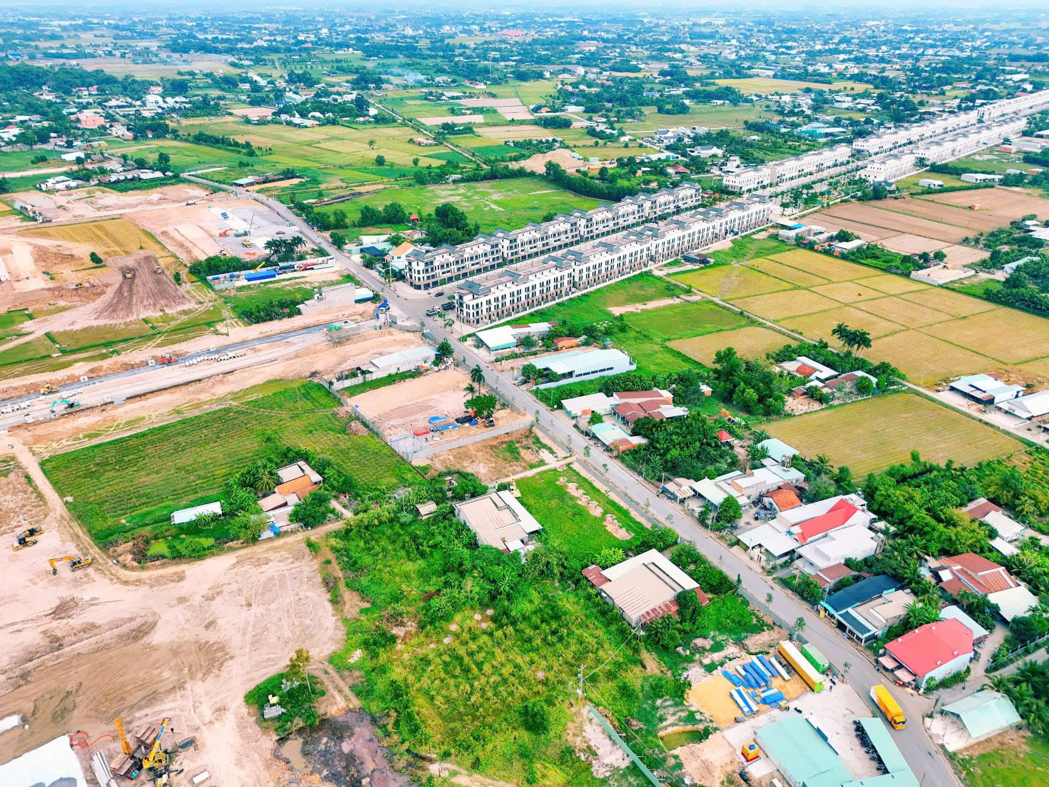 Tiến độ Vinhomes Green City (8)